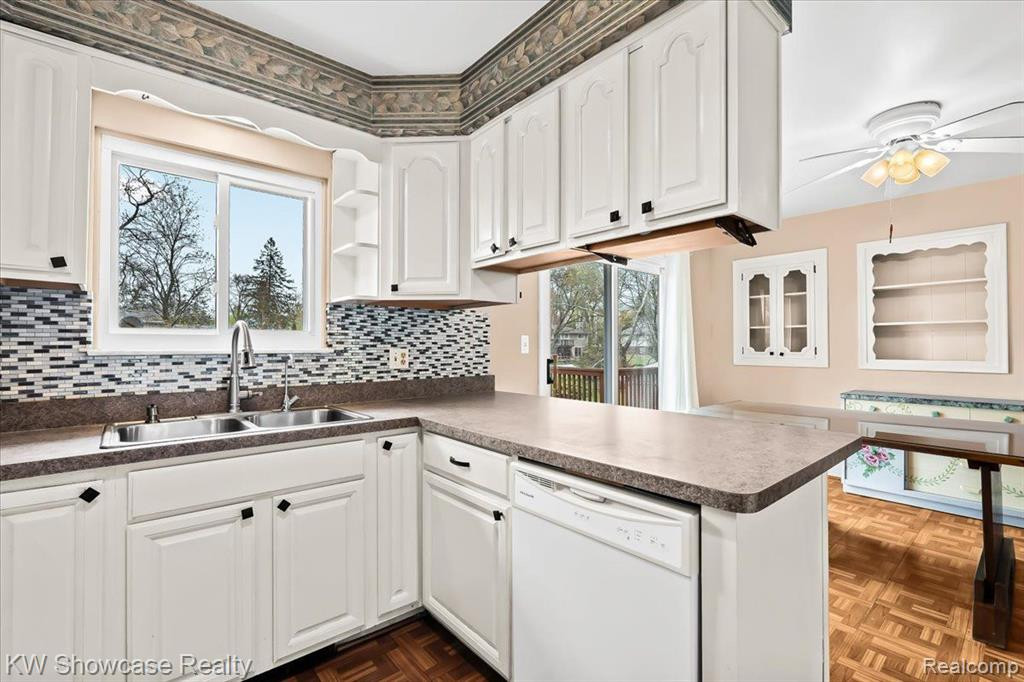 6022 AMADORE Street, Commerce Twp, MI 48382 — Photo 19