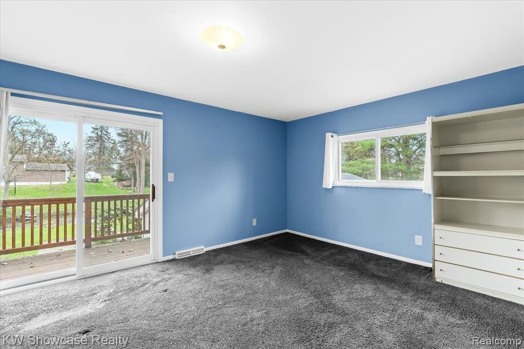 6022 AMADORE Street, Commerce Twp, MI 48382 — Photo 21