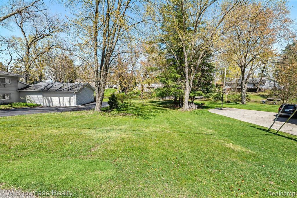 6022 AMADORE Street, Commerce Twp, MI 48382 — Photo 37