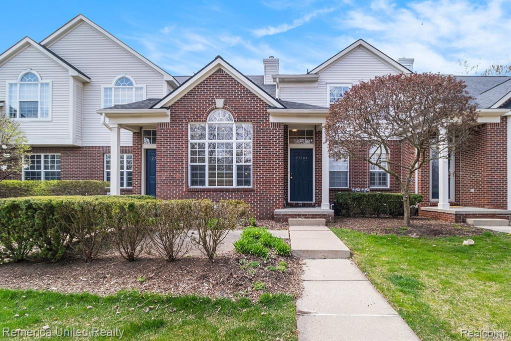 23104 ALEXA Drive, Walled Lake, MI 48390 — Photo 2