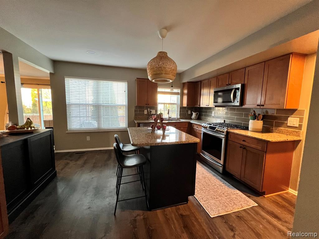 964 S PARKWOOD Drive, South Lyon, MI 48178 — Photo 11