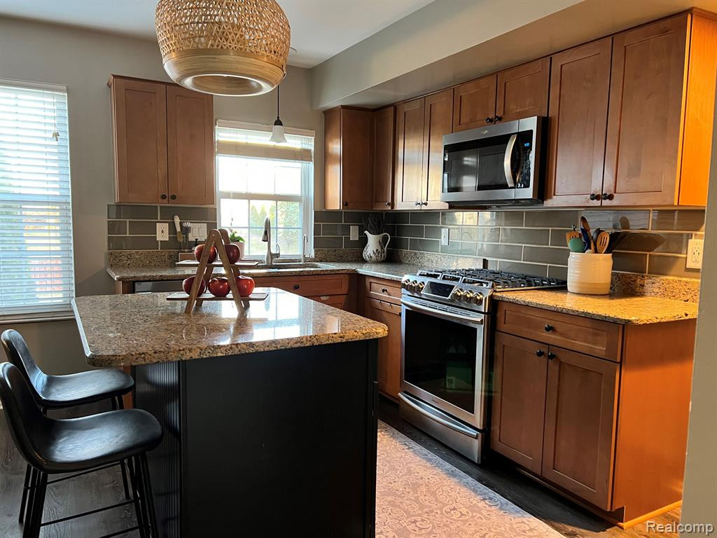 964 S PARKWOOD Drive, South Lyon, MI 48178 — Photo 12