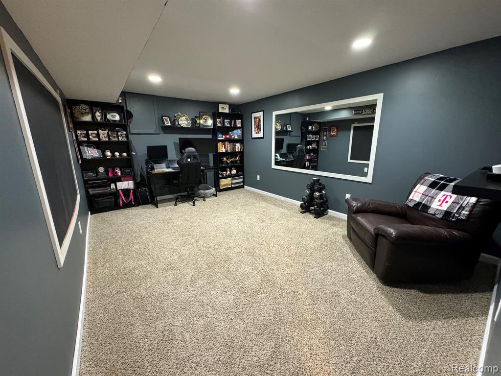 964 S PARKWOOD Drive, South Lyon, MI 48178 — Photo 37