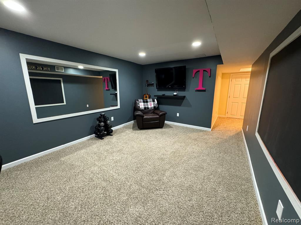 964 S PARKWOOD Drive, South Lyon, MI 48178 — Photo 38