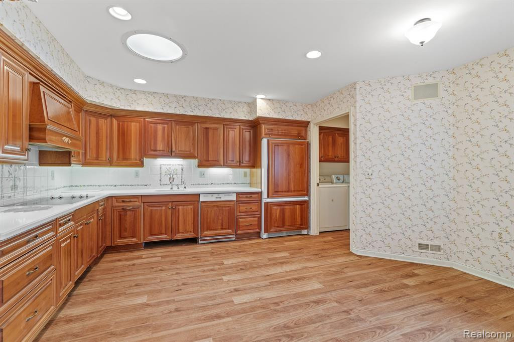 21413 ARCHWOOD Circle, 27, Farmington Hills, MI 48336 — Photo 7