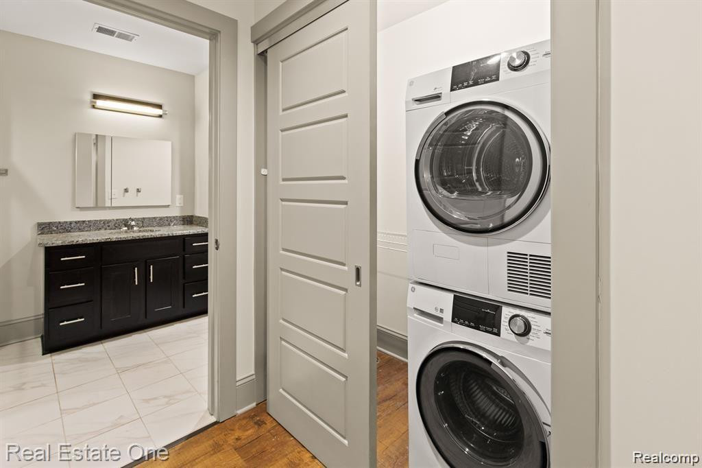 10 Grand River ave unit #403, Detroit, MI 48226 — Photo 5