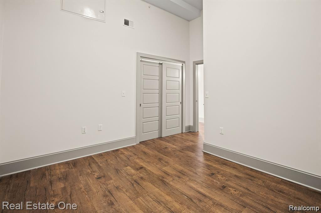 10 Grand River ave unit #403, Detroit, MI 48226 — Photo 9