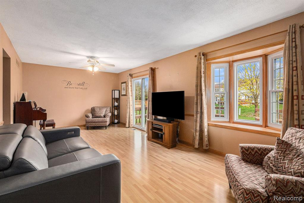 44736 HUNTINGTON Drive, Novi, MI — Photo 5