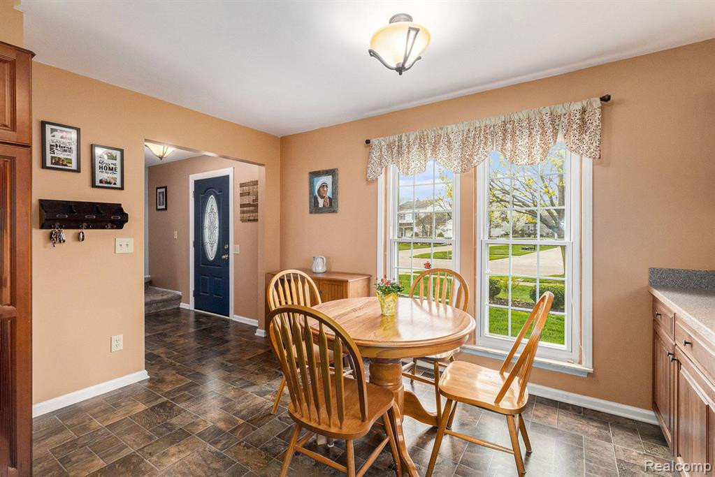44736 HUNTINGTON Drive, Novi, MI — Photo 9