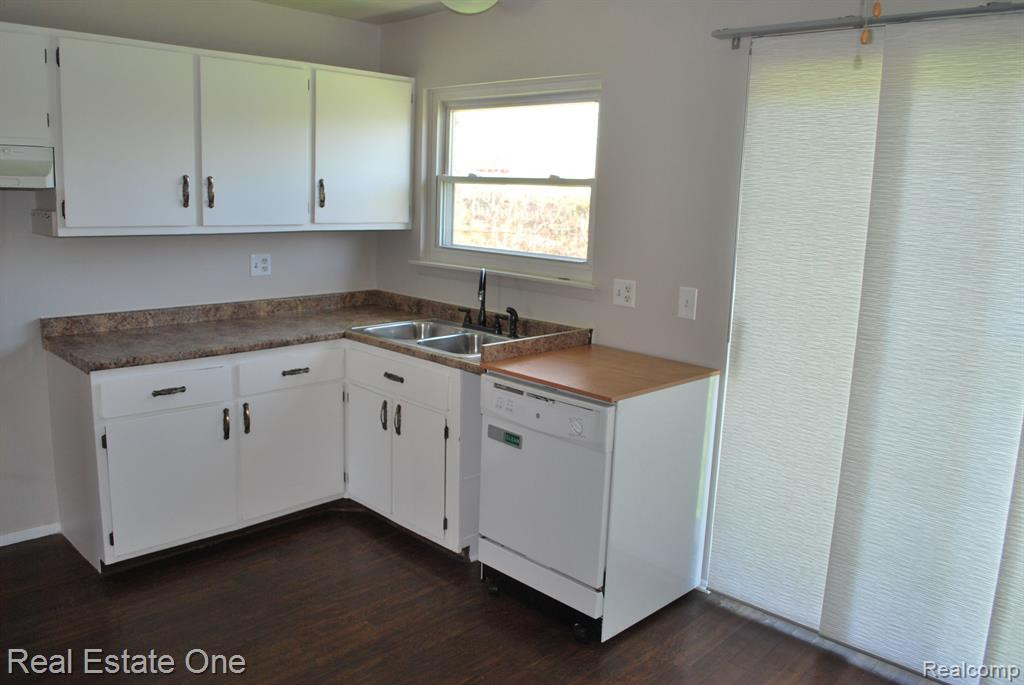 10203 VAN BUREN Street, Van Buren, MI 48111 — Photo 7