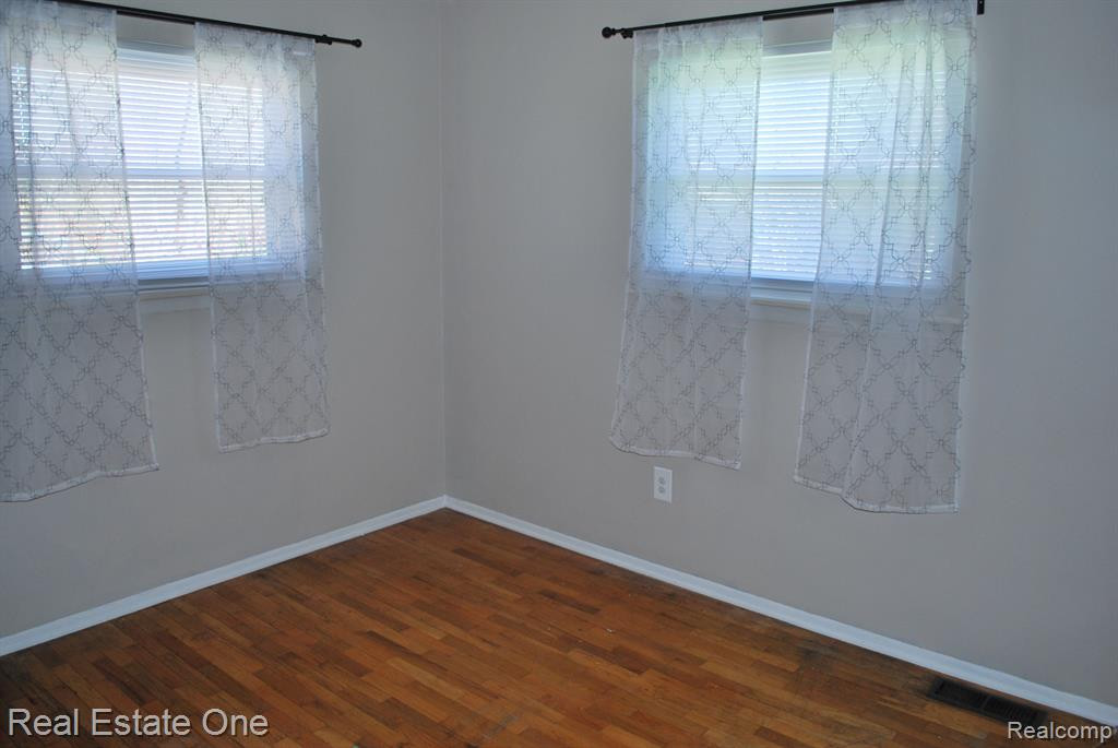 10203 VAN BUREN Street, Van Buren, MI 48111 — Photo 11