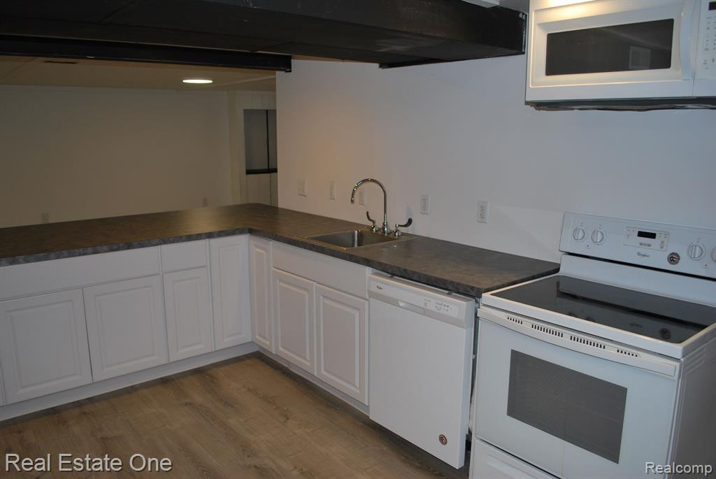 10203 VAN BUREN Street, Van Buren, MI 48111 — Photo 18