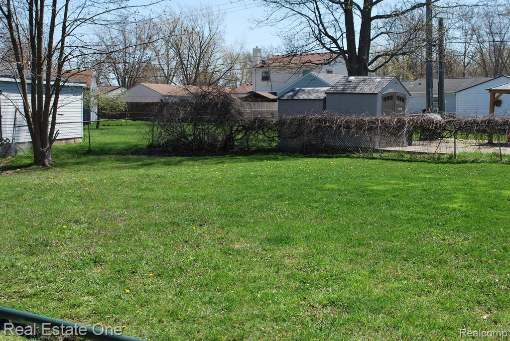 10203 VAN BUREN Street, Van Buren, MI 48111 — Photo 27