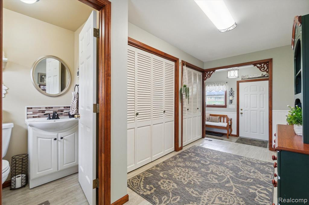 5118 W STANLEY Road, Mount Morris, MI 48458 — Photo 9
