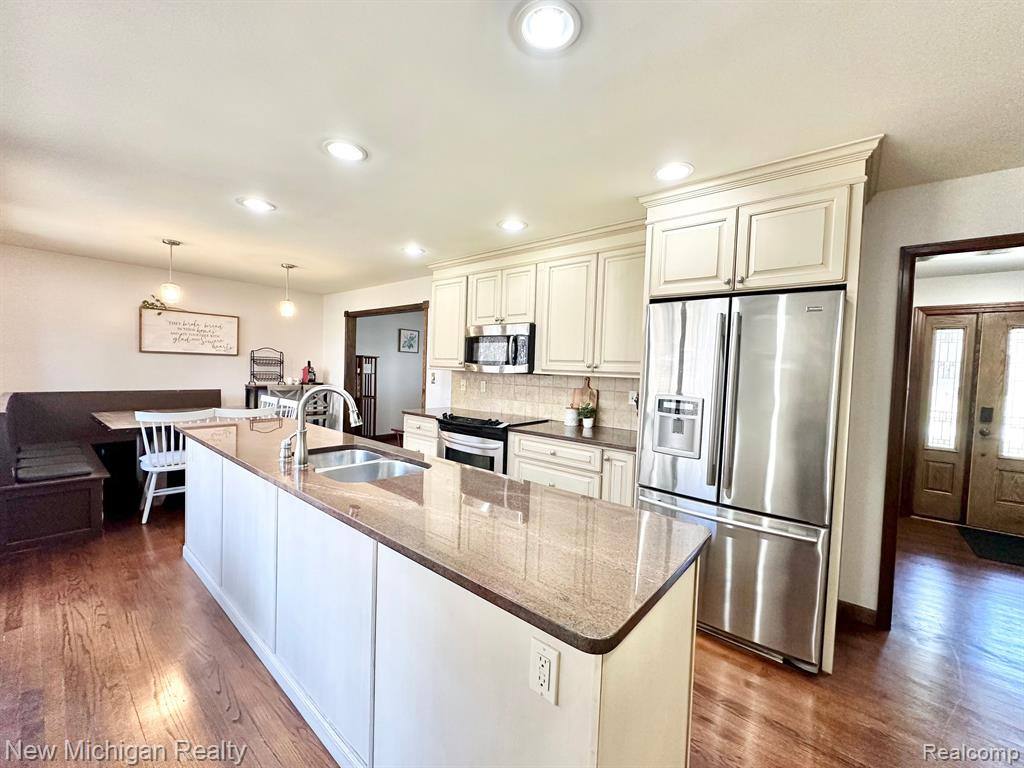 5289 CONESTOGA Drive, Flushing, MI 48433 — Photo 22