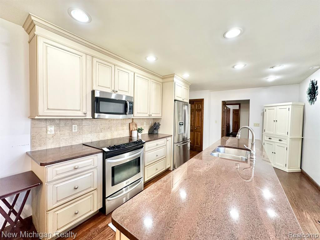 5289 CONESTOGA Drive, Flushing, MI 48433 — Photo 23