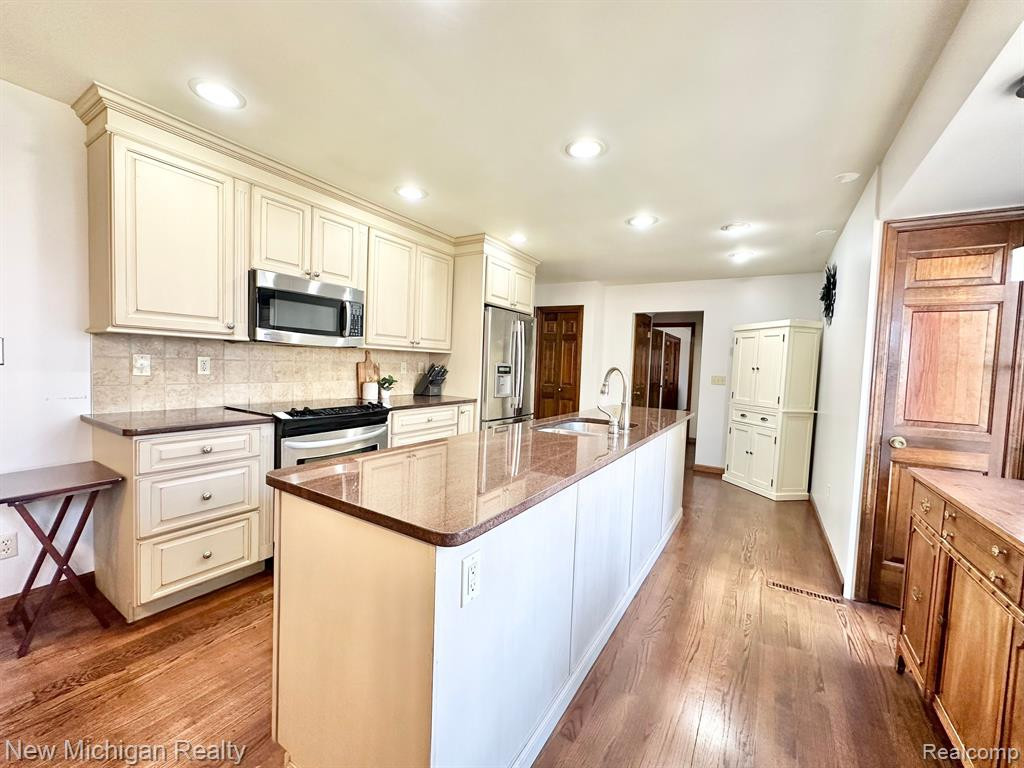 5289 CONESTOGA Drive, Flushing, MI 48433 — Photo 25
