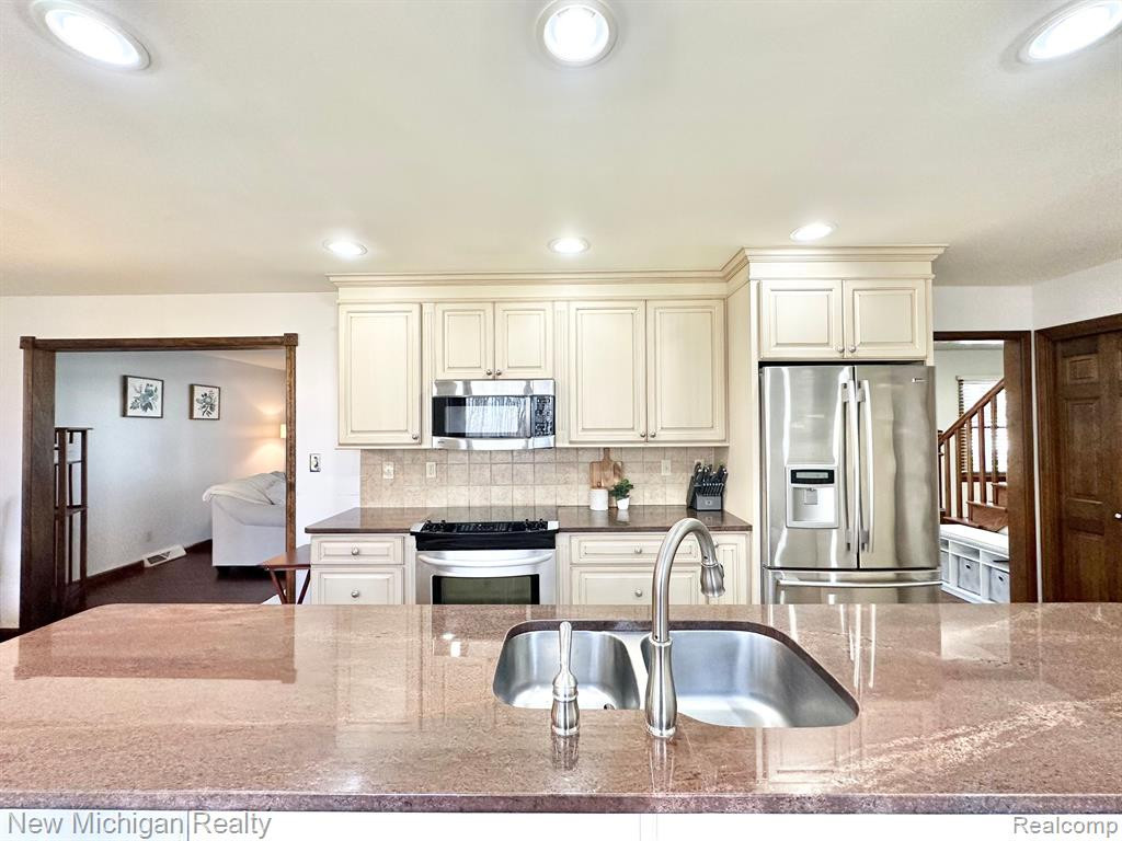 5289 CONESTOGA Drive, Flushing, MI 48433 — Photo 27