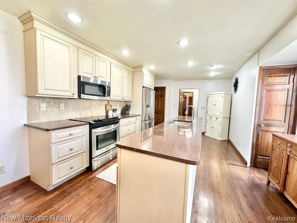 5289 CONESTOGA Drive, Flushing, MI 48433 — Photo 28