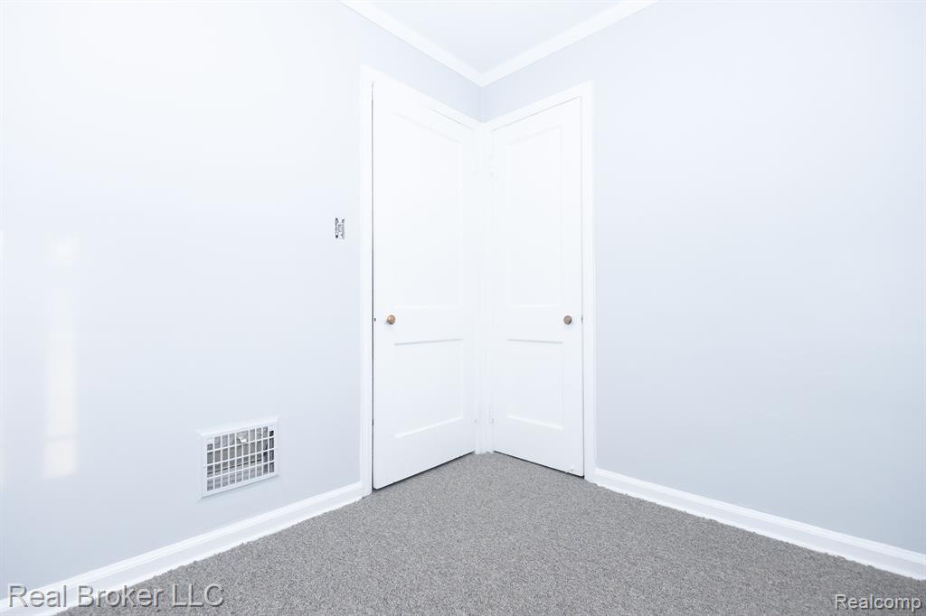 8291 LAUDER Street, Detroit, MI 48228 — Photo 23
