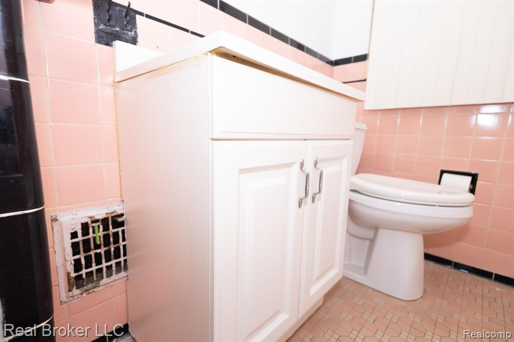 8291 LAUDER Street, Detroit, MI 48228 — Photo 31