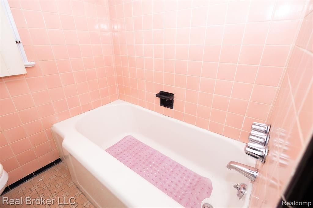 8291 LAUDER Street, Detroit, MI 48228 — Photo 32