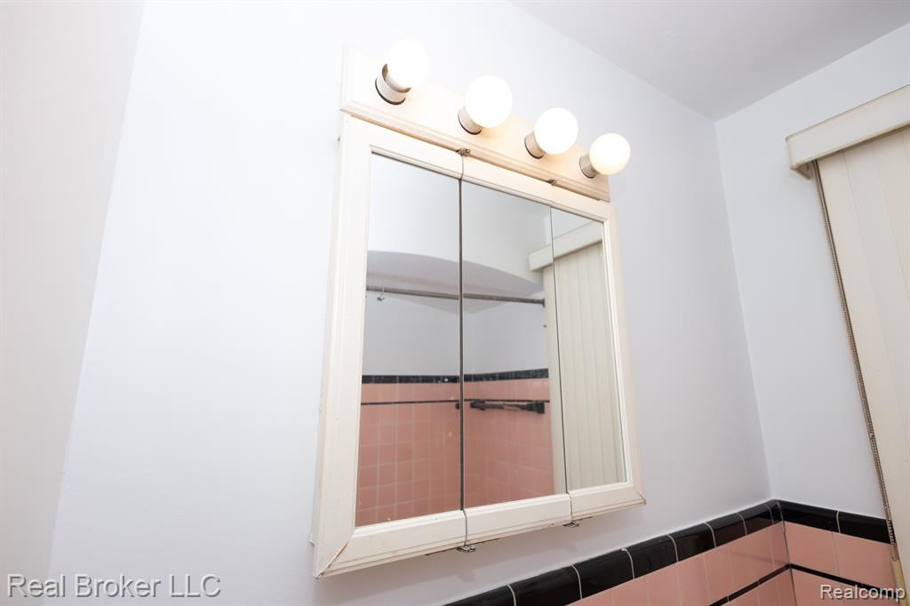 8291 LAUDER Street, Detroit, MI 48228 — Photo 35