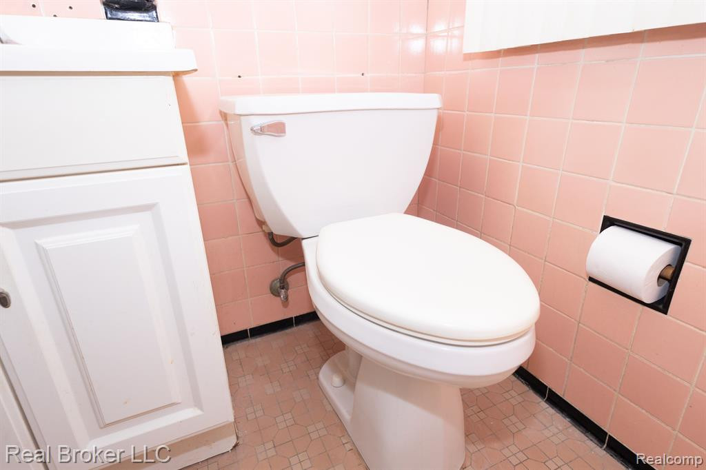 8291 LAUDER Street, Detroit, MI 48228 — Photo 36