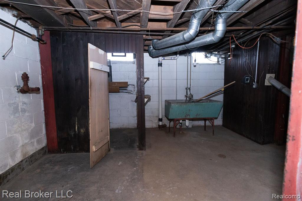 8291 LAUDER Street, Detroit, MI 48228 — Photo 57
