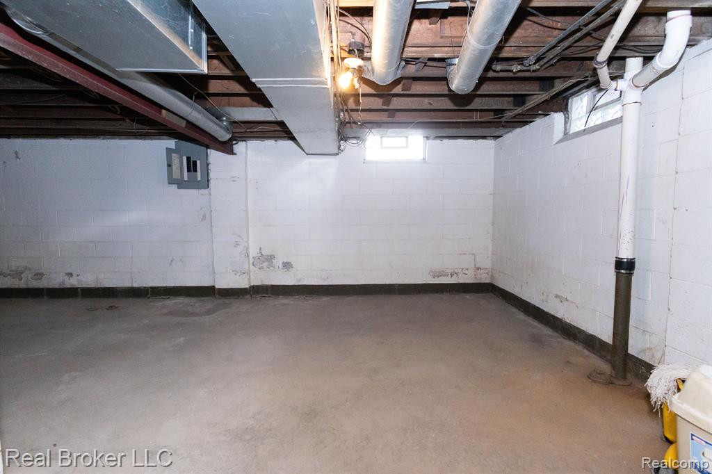 8291 LAUDER Street, Detroit, MI 48228 — Photo 59