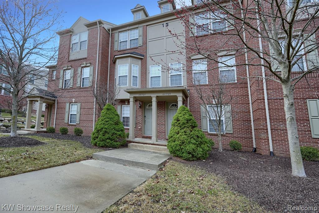44707 GWINNETT Loop, 60, Novi, MI 48377 — Photo 2