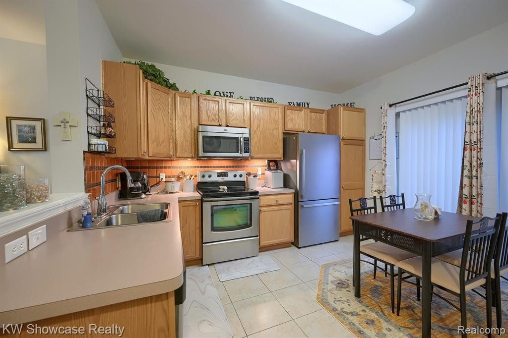 44707 GWINNETT Loop, 60, Novi, MI 48377 — Photo 6