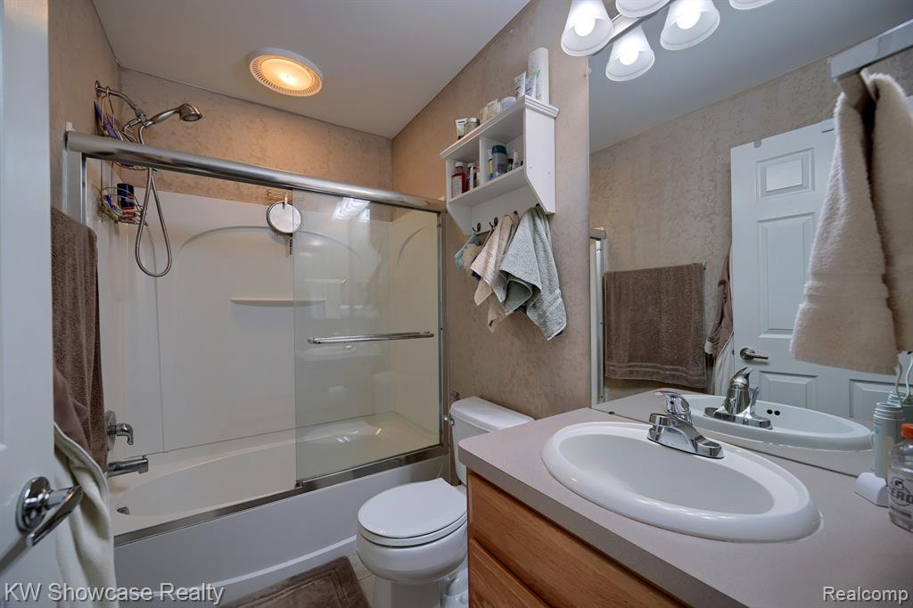44707 GWINNETT Loop, 60, Novi, MI 48377 — Photo 16