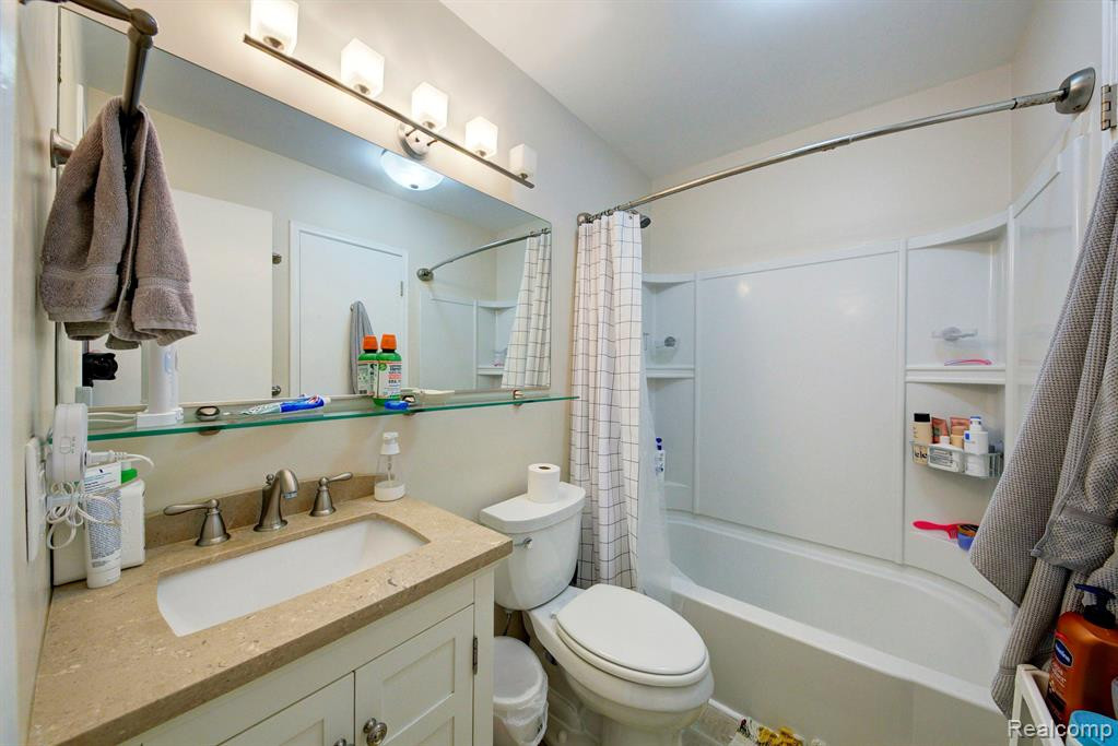 3238 BOLGOS Circle, Ann Arbor, MI 48105 — Photo 11
