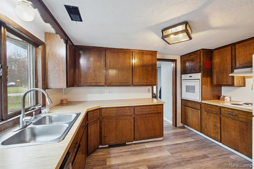 10669 EXETER Road, Carleton, MI 48117 — Photo 12