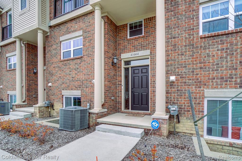 41664 ORIANNA Lane, Novi, MI — Photo 2