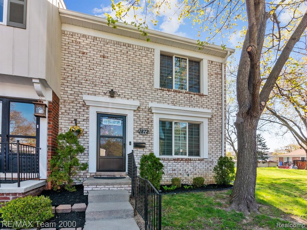 1872 NEWPORTE Court, Royal Oak, MI 48073 — front exterior
