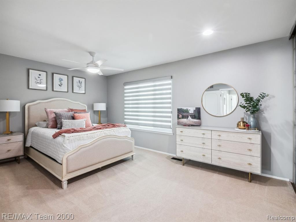 1872 NEWPORTE Court, Royal Oak, MI 48073 — Photo 18