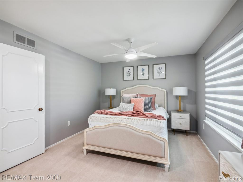 1872 NEWPORTE Court, Royal Oak, MI 48073 — Photo 19