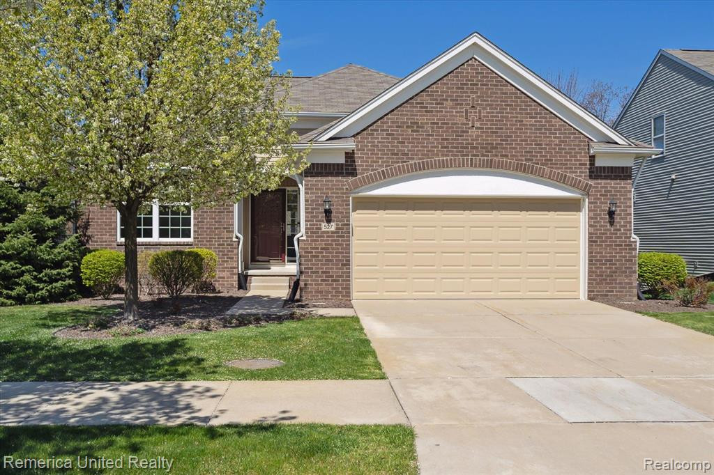 527 Acadia Court, Howell, MI 48843 — front exterior