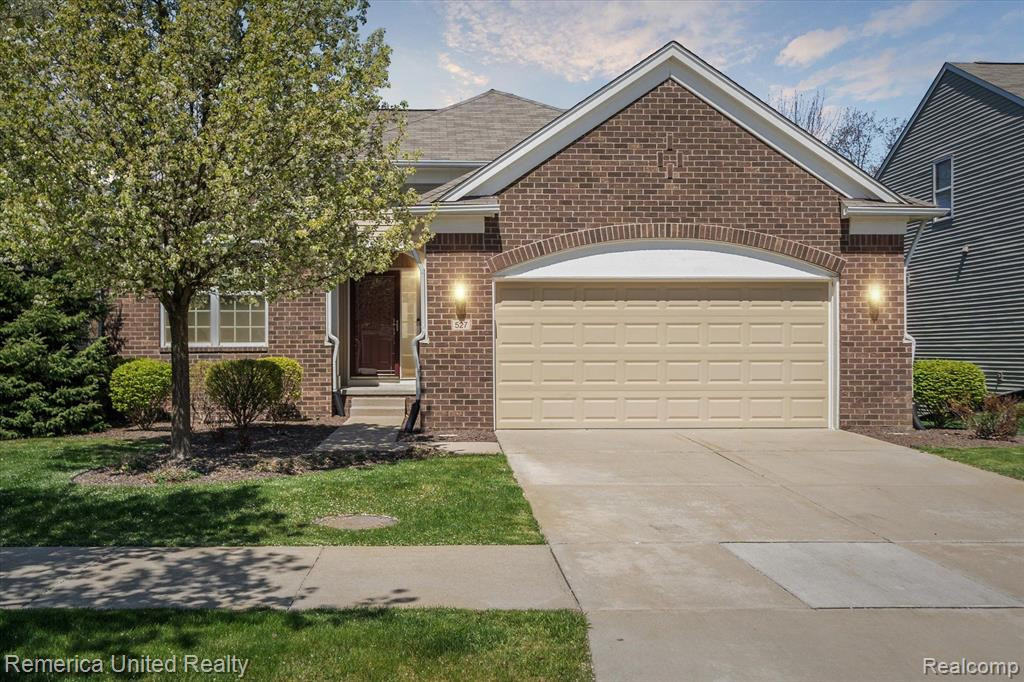 527 Acadia Court, Howell, MI 48843 — Photo 2