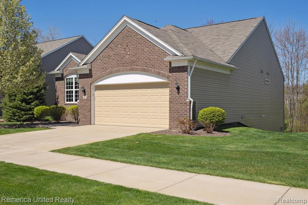 527 Acadia Court, Howell, MI 48843 — Photo 4