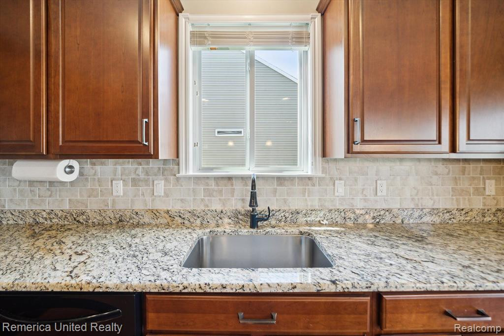527 Acadia Court, Howell, MI 48843 — Photo 15