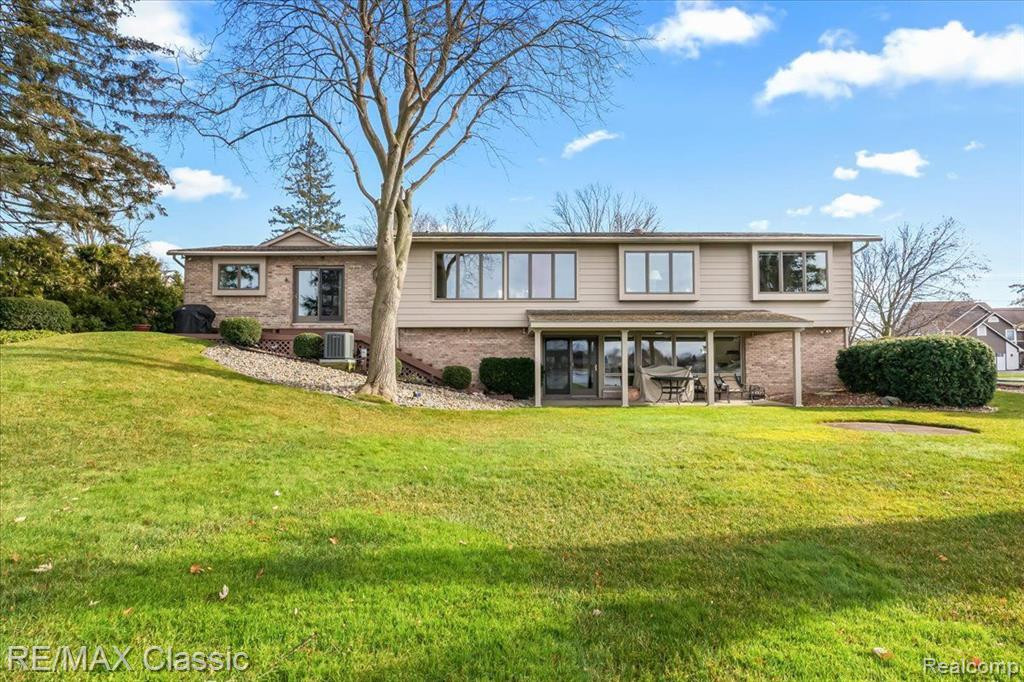 5111 SURFWOOD Drive, Commerce Twp, MI 48382 — Photo 6