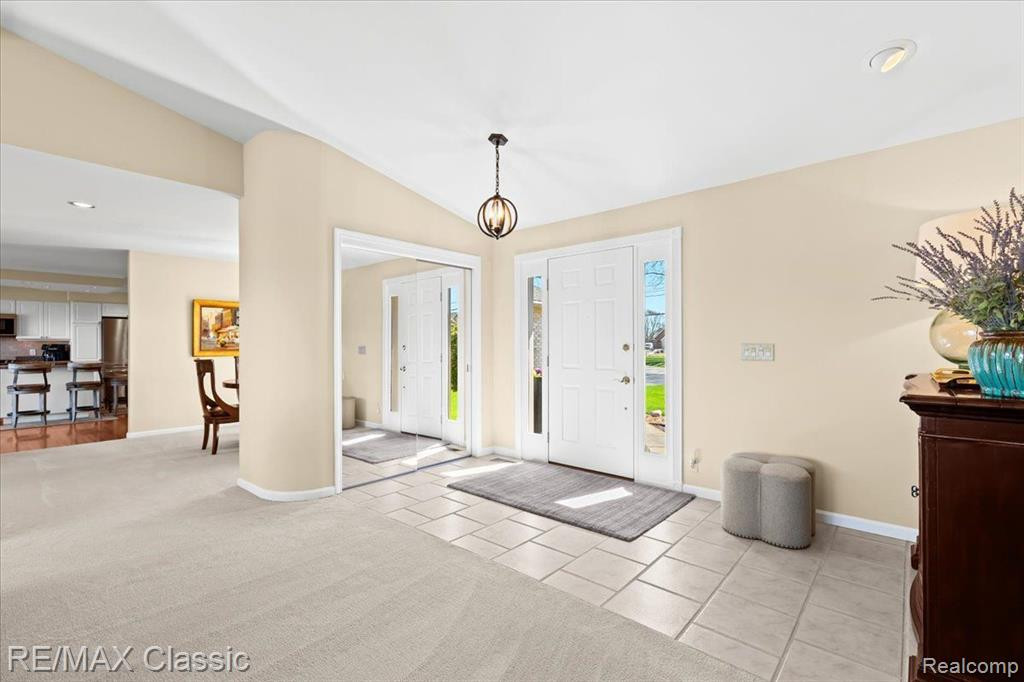 5111 SURFWOOD Drive, Commerce Twp, MI 48382 — Photo 12