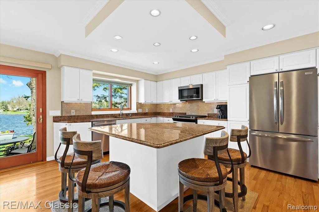 5111 SURFWOOD Drive, Commerce Twp, MI 48382 — Photo 19