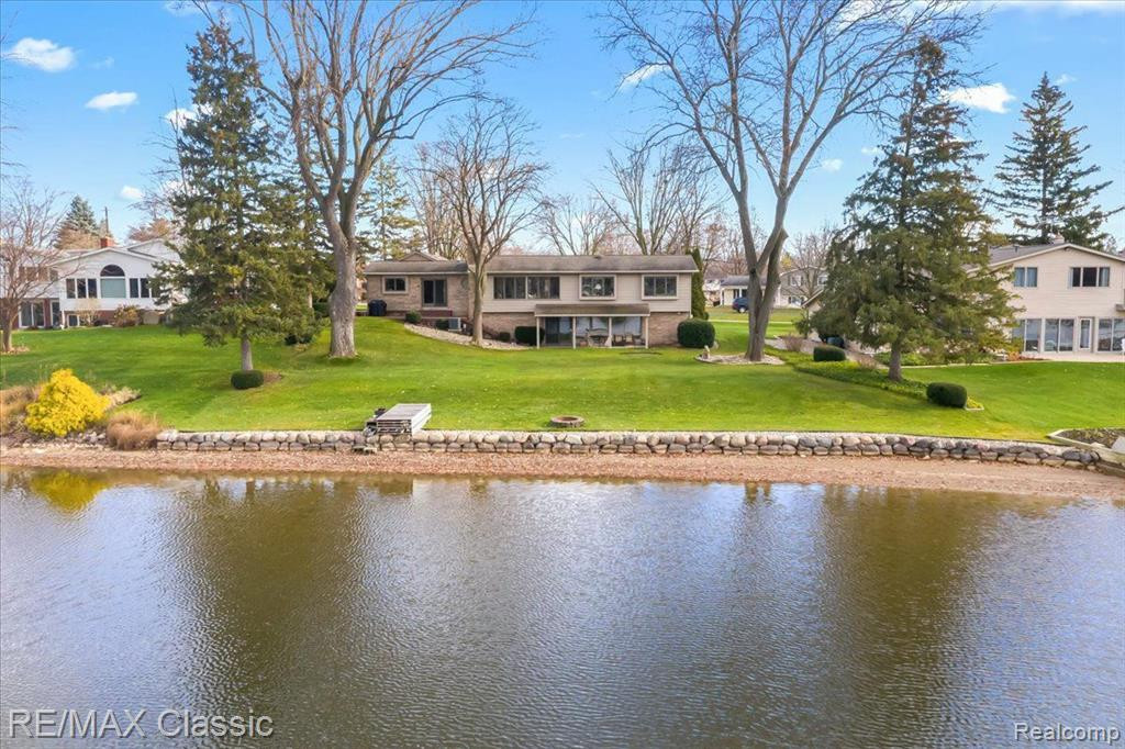 5111 SURFWOOD Drive, Commerce Twp, MI 48382 — Photo 37