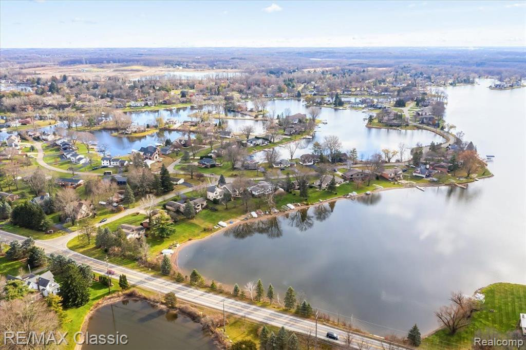 5111 SURFWOOD Drive, Commerce Twp, MI 48382 — Photo 41