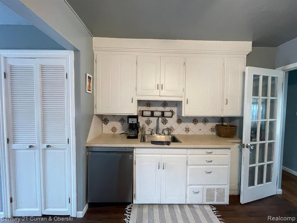 4227 LAFAYETTE Boulevard, Lincoln Park, MI 48146 — Photo 14