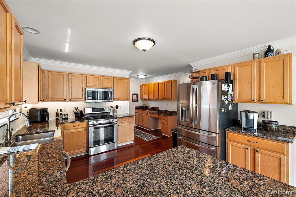 80 RIDGE FIELD Court, Oxford, MI 48371 — Photo 23